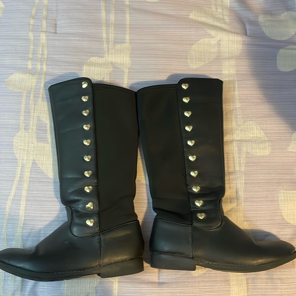 Girls Michael Kors boots.
